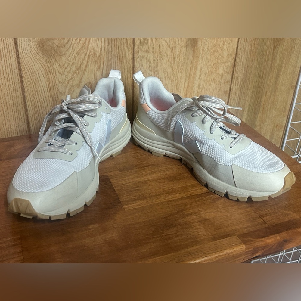VEJA DEKKAN ALVEOMESH GRAVEL ICE SIZE 9 - Picture 6 of 13